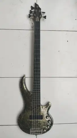 Di jual Gitar Bass Cort curbow 5 senar