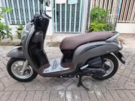 Jual scoopy 2018 plat w sda kondisi sgt bsgus siap pakai