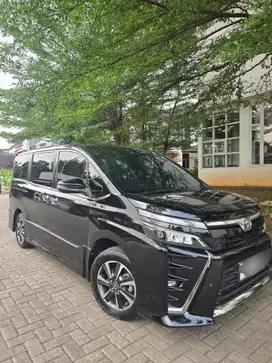 [Cash] Toyota Voxy 2019 Pribadi