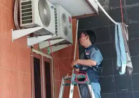 Jasa service AC, kulkas, mesin cuci, pompa air, dan bongkar pasang ac.