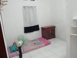 Kost standart strategis di Cawang dekat bandara Halim