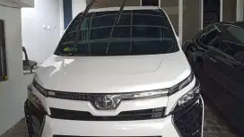 Voxy putih 2020 matic istimewa ex dokter