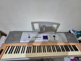 Portable Piano Elektrik Yamaha DGX-620