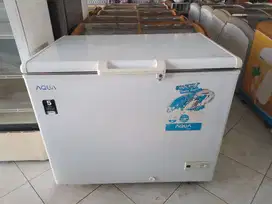 Dijual atau Disewakan Freezer box bekas Aqua 300lt msh orisinil, beku