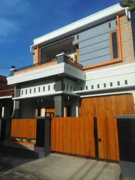 Dikontrakkan Rumah Mewah 2 Lantai