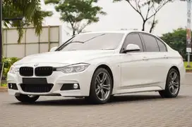 White on Red! BMW 330i Msport LCI 2018 c300 cla200 520i