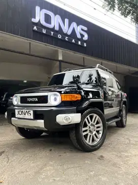 Toyota FJ Cruiser Nik 2013 Hitam #2012