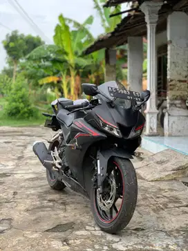 YAMAHA R15 2017