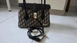 Tas jinjing hitam motif