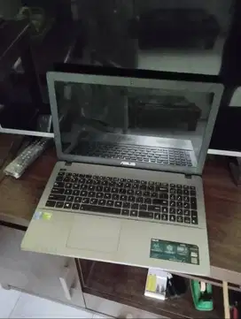 LAPTOP ASUS A550L