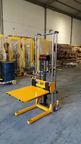 Portable manual stacker