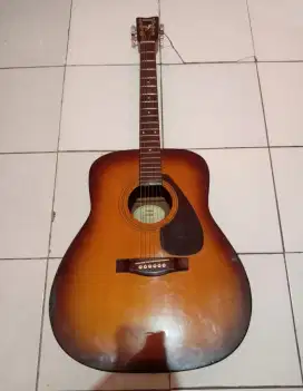 Gitar akustik Yamaha FX 350