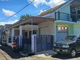 Dijual Rumah hook 2 lantai di Perumahan puri Brawijaya Banyuwangi kota