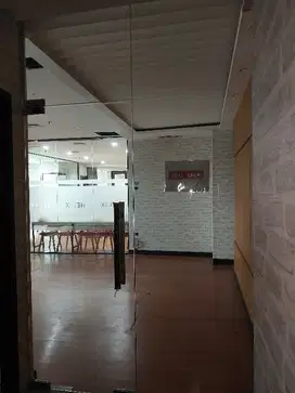 SEWA KANTOR DI JAKARTA SELATAN TB SIMATUPANG 79M²PARTISI 125K NEGO