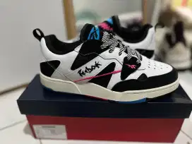 Sepatu reebok senakers