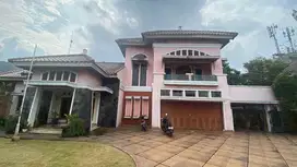 Dijual Rumah Mewah 2 Lantai di Jalan Utama Jatiasih, Bekasi