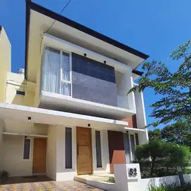 RUMAH CANTIK SIAP HUNI DEPAN AKMIL MAGELANG