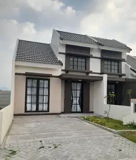 RUMAH  CANTIK LOK WONOAYU SDA