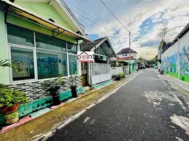 Tanah Pekarangan Ideal Hook Kota Solo Bonus Rumah Lama