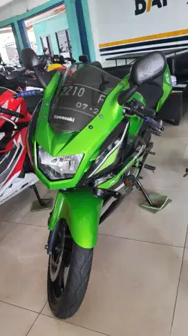 Ninja 150 RR se antik pisan E