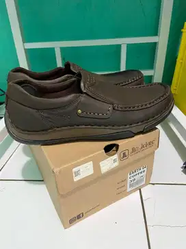 Sepatu kulit jim joker