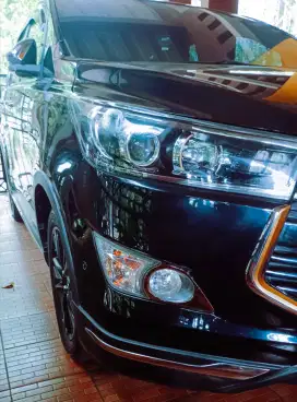 Toyota Venturer hitam 2019 BENSIN