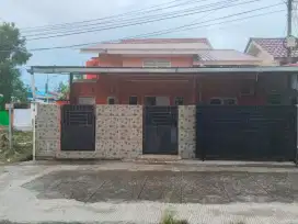 Dikontrakkan rumah dengan isinya.