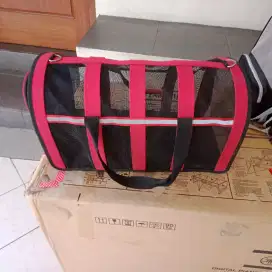 Tas tenteng kandang anjing