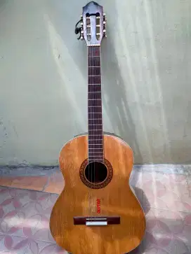 Gitar akustik (lupa merk)