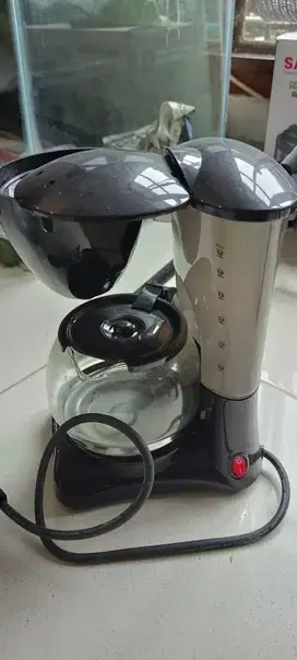 Coffee Maker (mesin pembuat kopi)