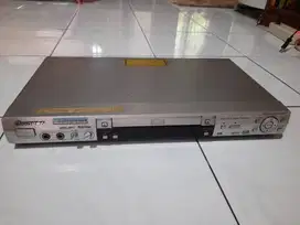 Dijual DVD Player merk Pioneer type DV-575K