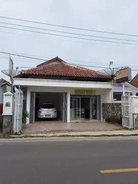 Jual Rumah Toko Strategis Dekat Pasar, Untuk Usaha dan tempat tinggal.