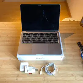 Macbook Air M1 8/256 very good condition