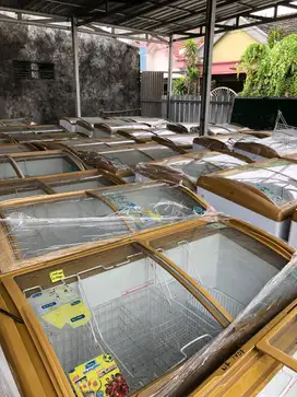 Dijual atau Disewakan Freezer sleding kaca bekas Aucma 360lt beku