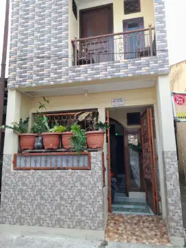 RUMAH 2,5 LANTAI TANJUNG BARAT JAKSEL
