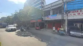 Ruko di kawasan kota lama/pecinan Surabaya dijual - di jl.Kapasan, Sby