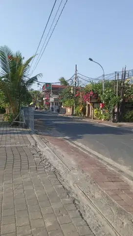 tanah dekat pantai tanjung nusa dua