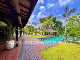 Villa Modern Tropical Munggu Canggu Badung