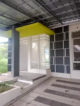 Di sewakan rumah depan taman di bukit cimanggu city