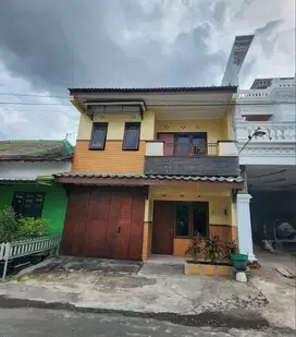 Rumah Bagus 2 Lt Dekat Taman Jayawijaya