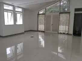 Dikontrakan Rumah Bisa Untuk Kantor Di Sutami Mainroad Bandung Utara