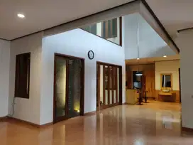 Sewa Rumah Furnish di Setraduta