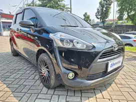 [OLX Mobbi] Toyota Sienta Hitam 1.5 E Bensin-MT 2016 SON