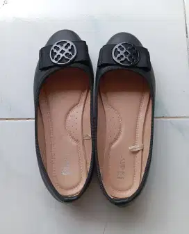 Sepatu Flatshoes Hitam size36