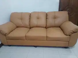 Sofa Kulit, masih mulus seperti Baru