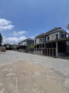 Twin Pine Residence Perumahan Maguwoharjo 2 Lt, Strategis Luas 144m