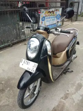 Scoopy Fi 2013 lengkap mulus pisan orsinil