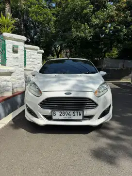 Ford fiesta Ecoboost S 1.0L 2014 Istimewa