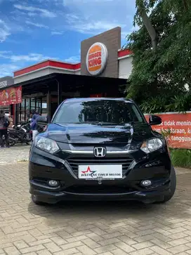 HONDA HRV E CVT 2017 HITAM FLOTING