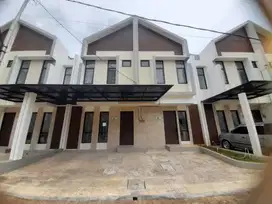 Disewakan Rumah Baru Green Lake View Residence Ciputat